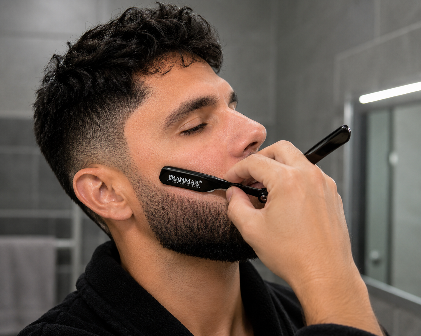 7A6BAB89-F4B2-44F6-B734-B7A9861396A6.webp Razor for men .